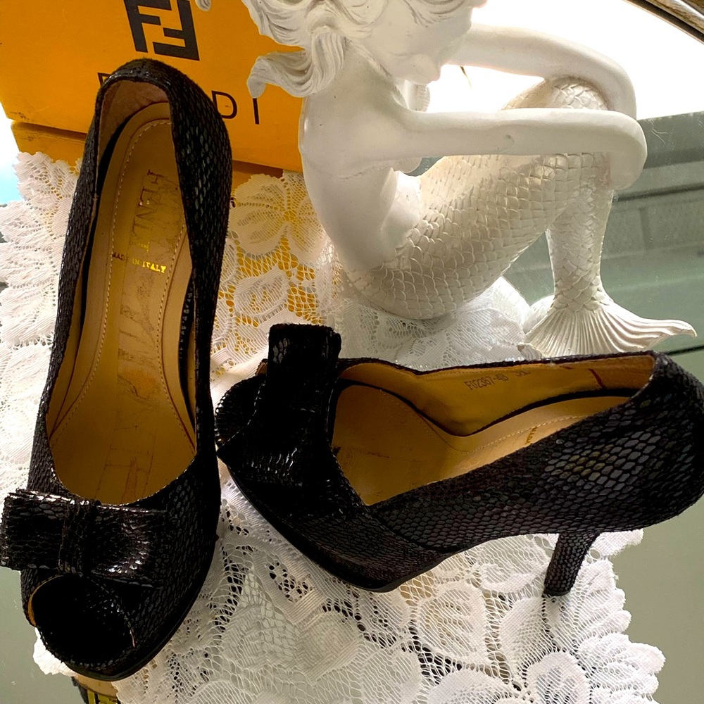 Fendi black gorgeous heels in original box
